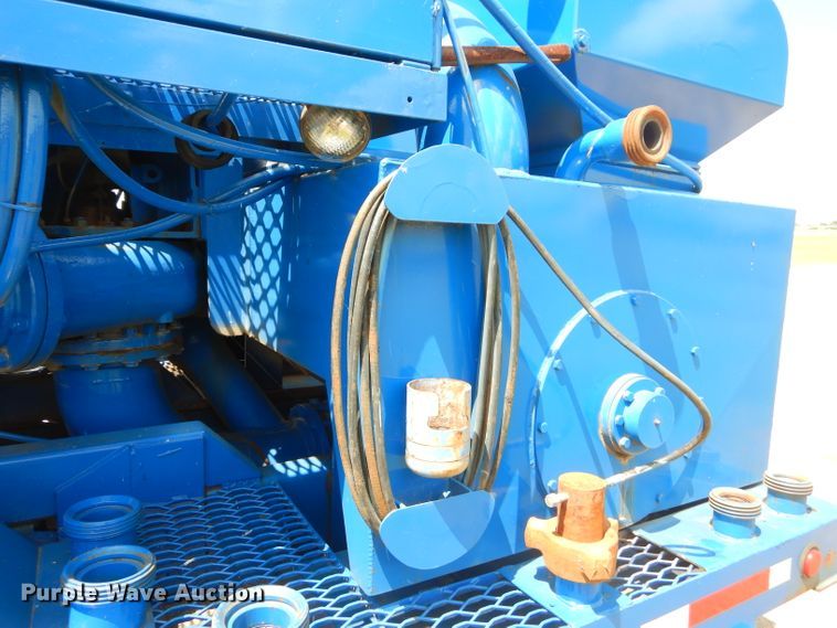 image for item ED9418 2000 Sterling L-Line mixing plant truck