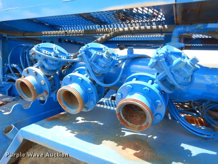 image for item ED9418 2000 Sterling L-Line mixing plant truck