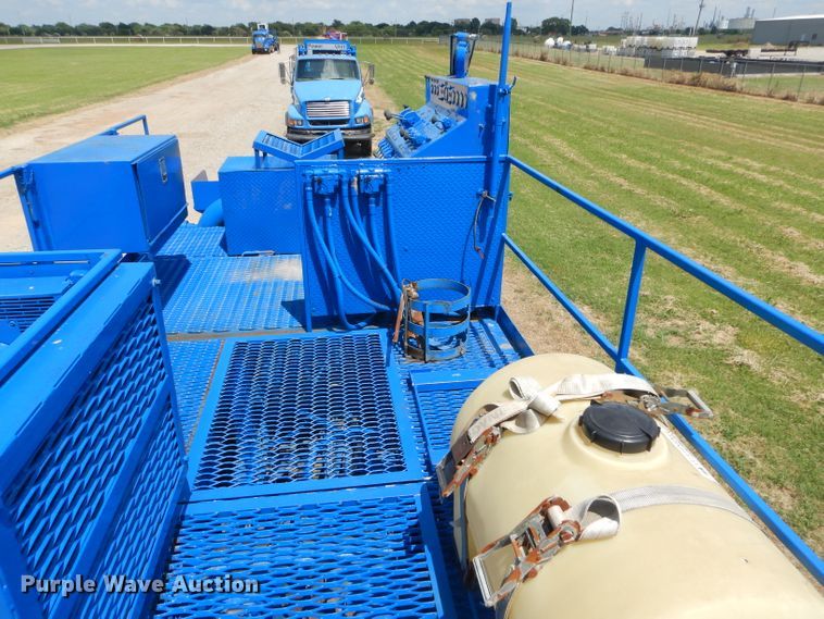 image for item ED9418 2000 Sterling L-Line mixing plant truck