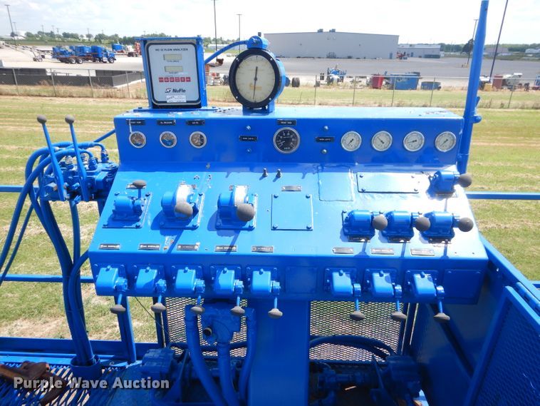 image for item ED9418 2000 Sterling L-Line mixing plant truck