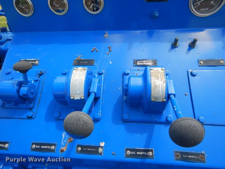 image for item ED9418 2000 Sterling L-Line mixing plant truck