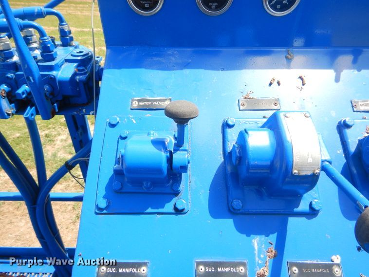 image for item ED9418 2000 Sterling L-Line mixing plant truck