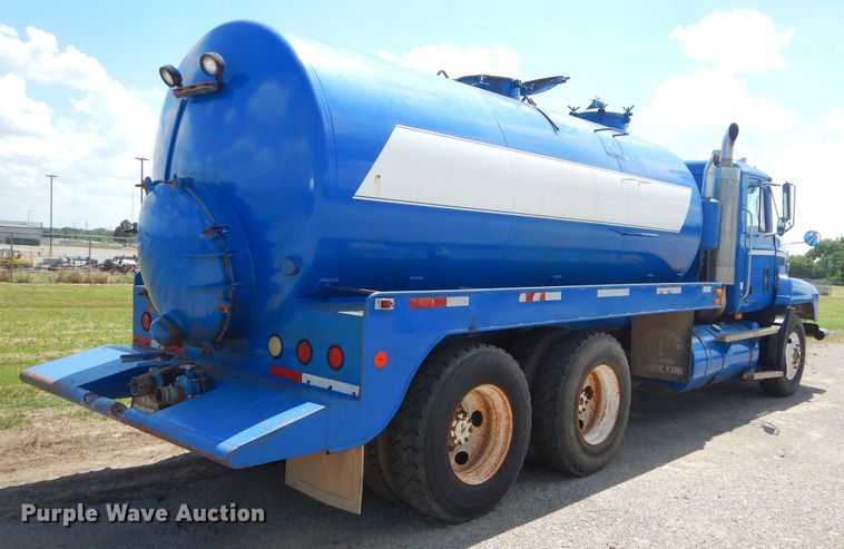 image for item ED9419 1996 Mack CH613 vacuum truck