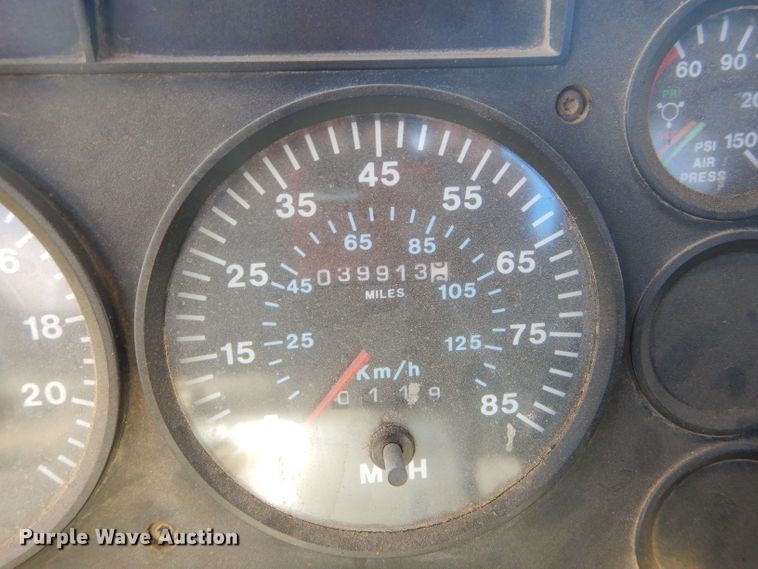 image for item ED9419 1996 Mack CH613 vacuum truck