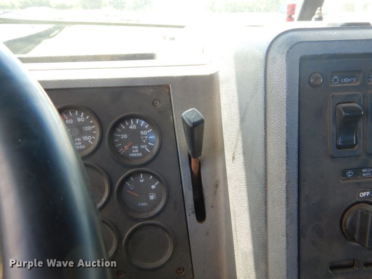 image for item ED9419 1996 Mack CH613 vacuum truck