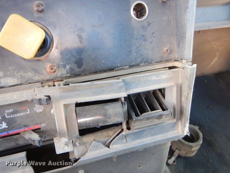 image for item ED9419 1996 Mack CH613 vacuum truck