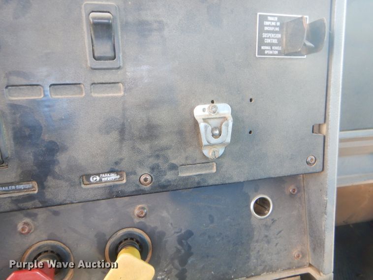 image for item ED9419 1996 Mack CH613 vacuum truck