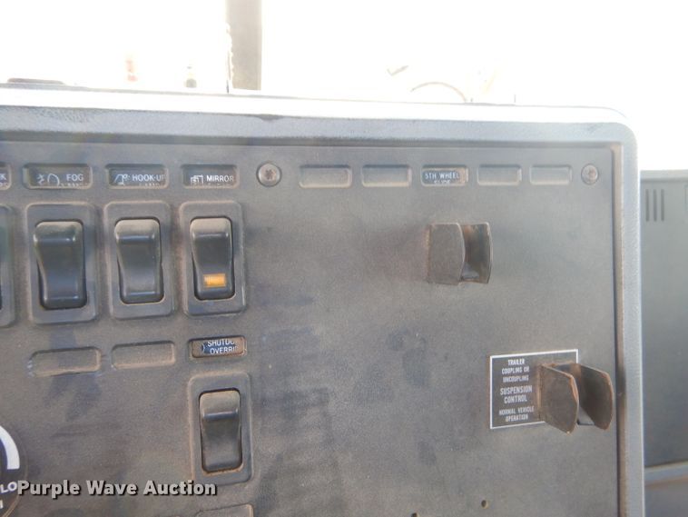 image for item ED9419 1996 Mack CH613 vacuum truck