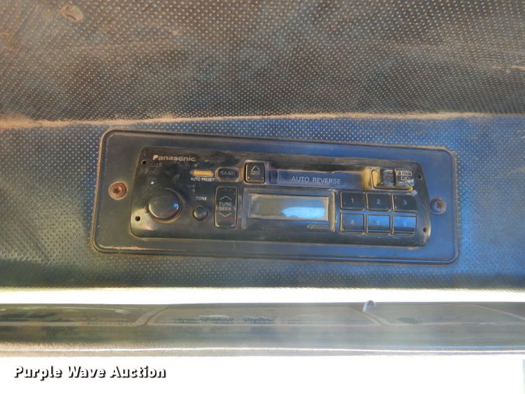 image for item ED9419 1996 Mack CH613 vacuum truck