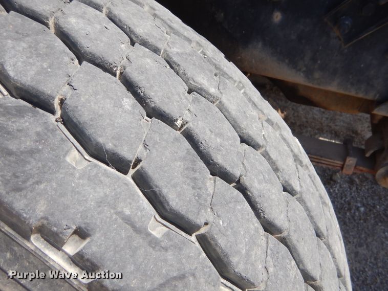 image for item ED9419 1996 Mack CH613 vacuum truck