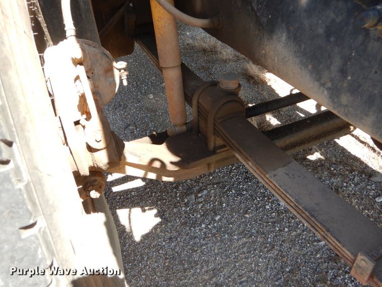 image for item ED9419 1996 Mack CH613 vacuum truck