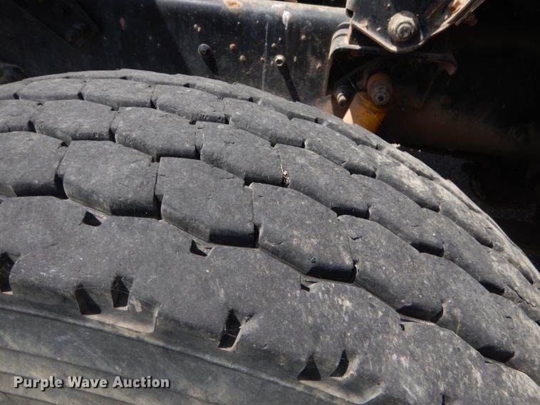 image for item ED9419 1996 Mack CH613 vacuum truck