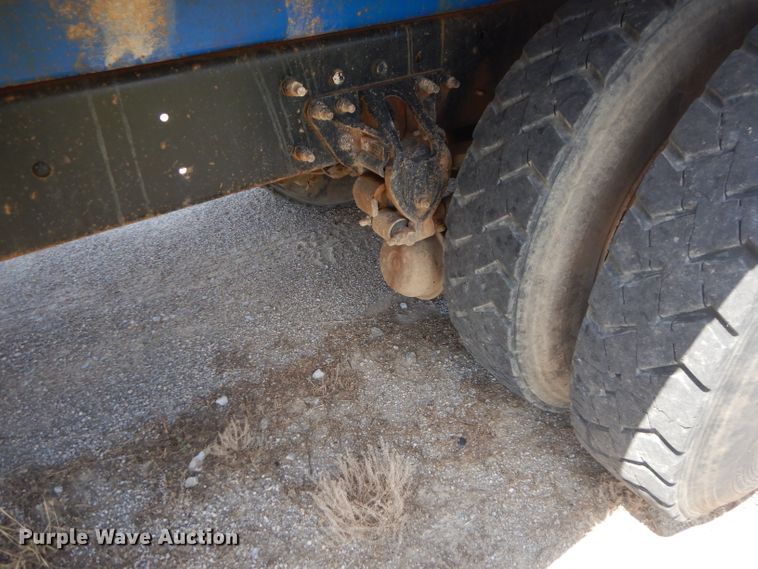 image for item ED9419 1996 Mack CH613 vacuum truck