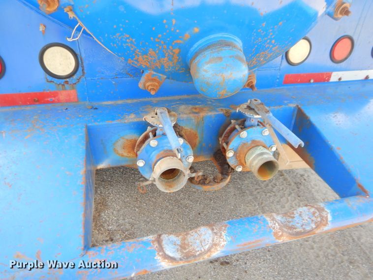 image for item ED9419 1996 Mack CH613 vacuum truck