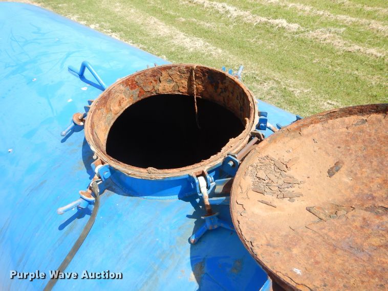 image for item ED9419 1996 Mack CH613 vacuum truck