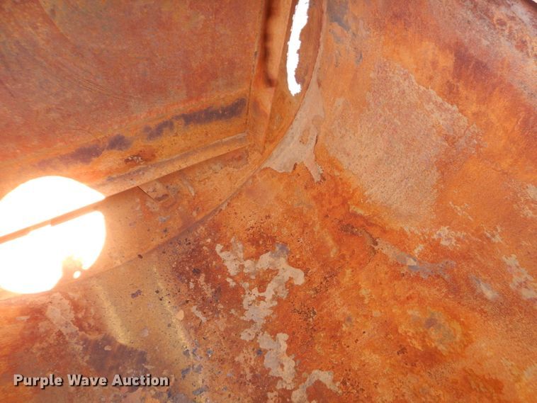 image for item ED9419 1996 Mack CH613 vacuum truck