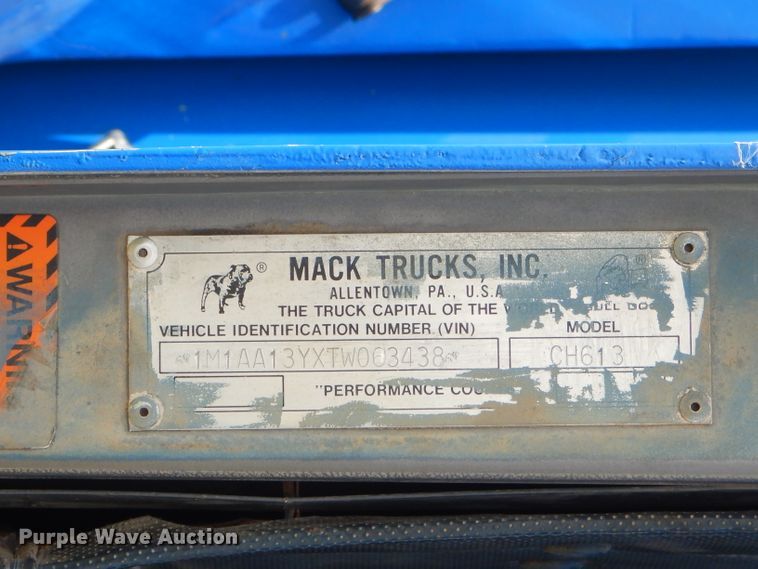 image for item ED9419 1996 Mack CH613 vacuum truck