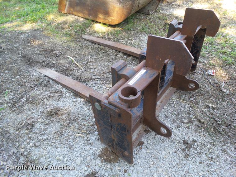 image for item EM9763 Caterpillar 48"L pallet forks