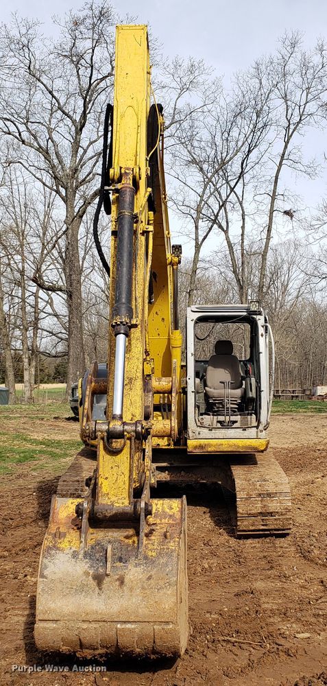 image for item EN9861 2005 Kobelco SK135SRLC-1E excavator