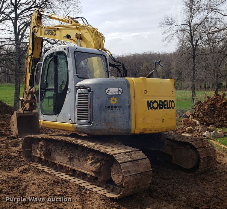 image for item EN9861 2005 Kobelco SK135SRLC-1E excavator