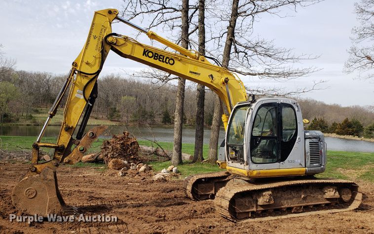 image for item EN9861 2005 Kobelco SK135SRLC-1E excavator
