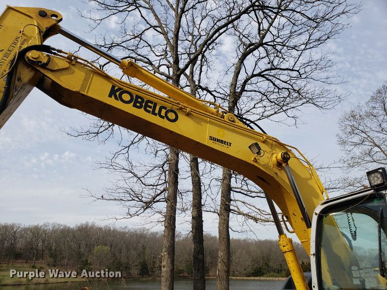 image for item EN9861 2005 Kobelco SK135SRLC-1E excavator