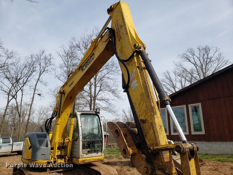 image for item EN9861 2005 Kobelco SK135SRLC-1E excavator