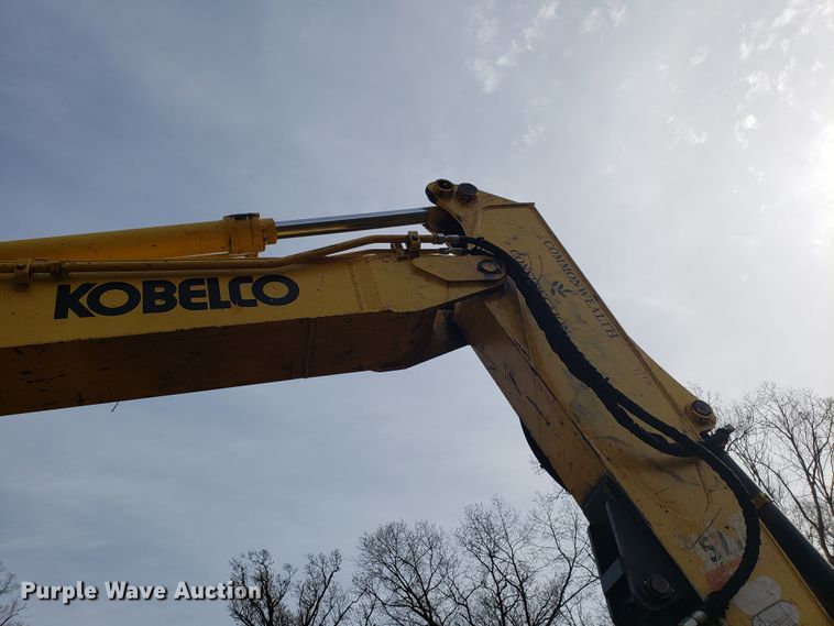 image for item EN9861 2005 Kobelco SK135SRLC-1E excavator