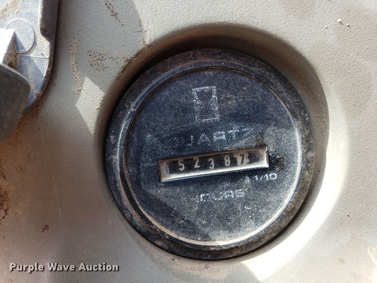 image for item EN9861 2005 Kobelco SK135SRLC-1E excavator