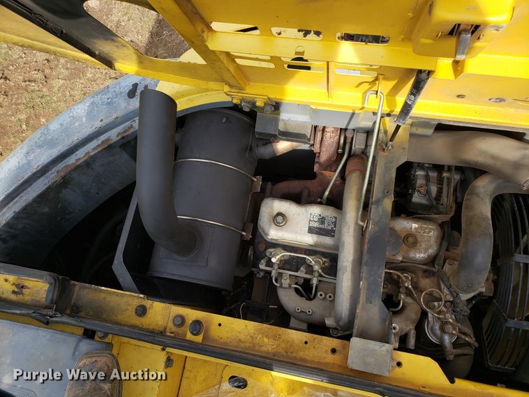 image for item EN9861 2005 Kobelco SK135SRLC-1E excavator