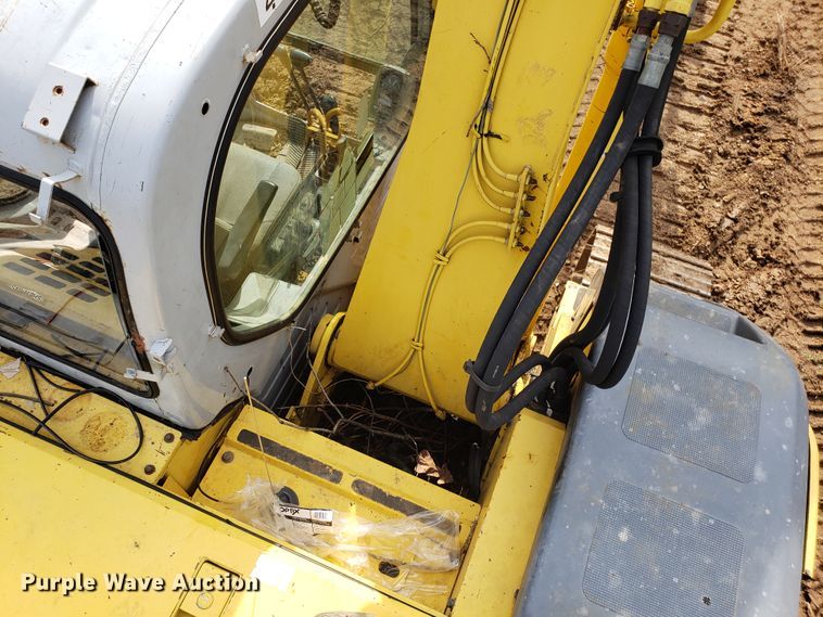 image for item EN9861 2005 Kobelco SK135SRLC-1E excavator