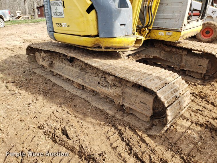 image for item EN9861 2005 Kobelco SK135SRLC-1E excavator