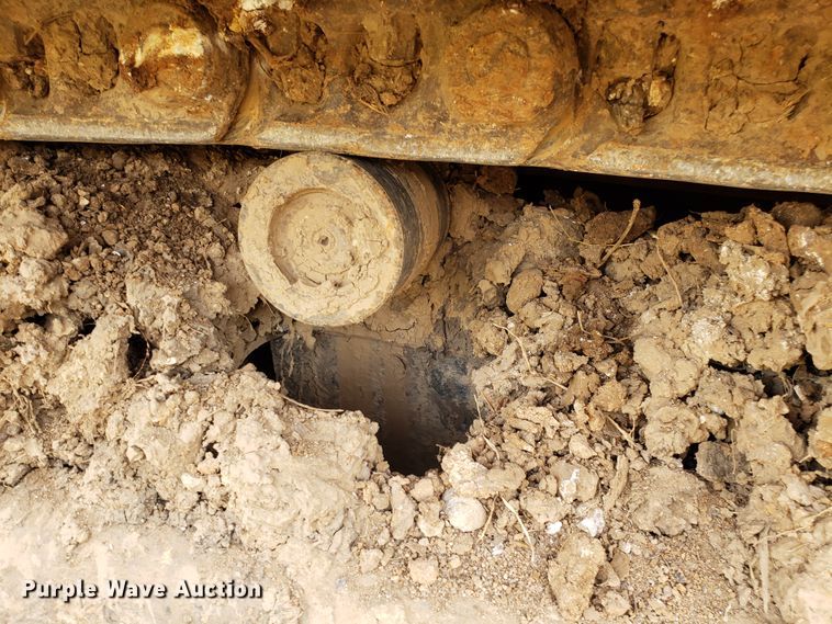 image for item EN9861 2005 Kobelco SK135SRLC-1E excavator