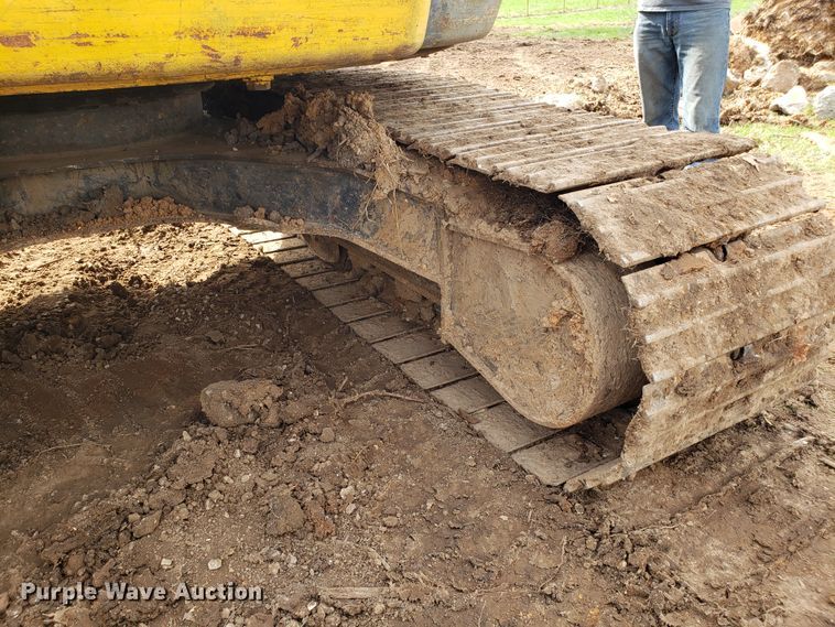 image for item EN9861 2005 Kobelco SK135SRLC-1E excavator