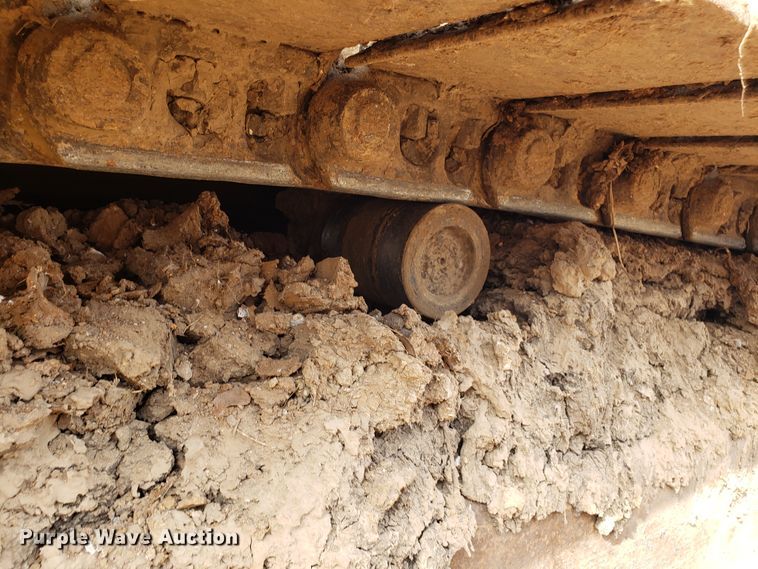 image for item EN9861 2005 Kobelco SK135SRLC-1E excavator