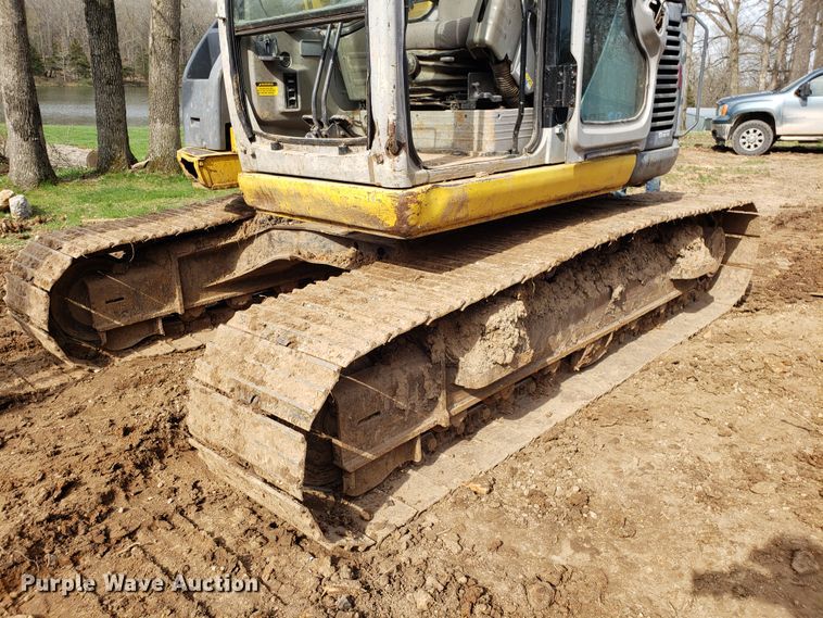 image for item EN9861 2005 Kobelco SK135SRLC-1E excavator