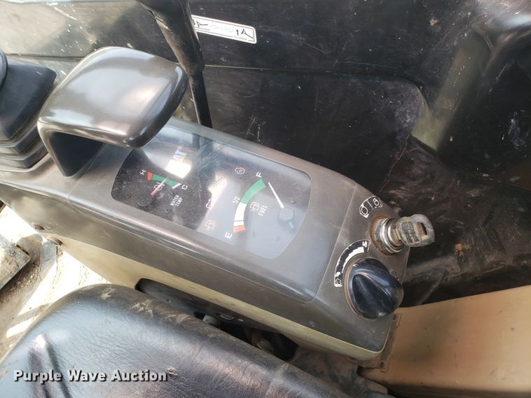 image for item EN9864 2003 Caterpillar 305C CR mini excavator