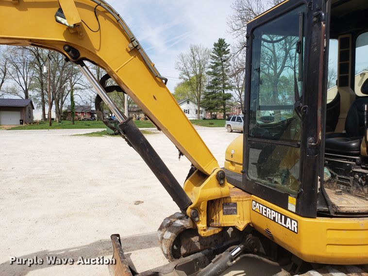 image for item EN9864 2003 Caterpillar 305C CR mini excavator