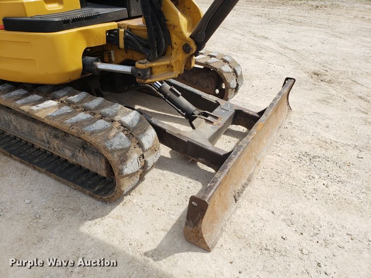 image for item EN9864 2003 Caterpillar 305C CR mini excavator