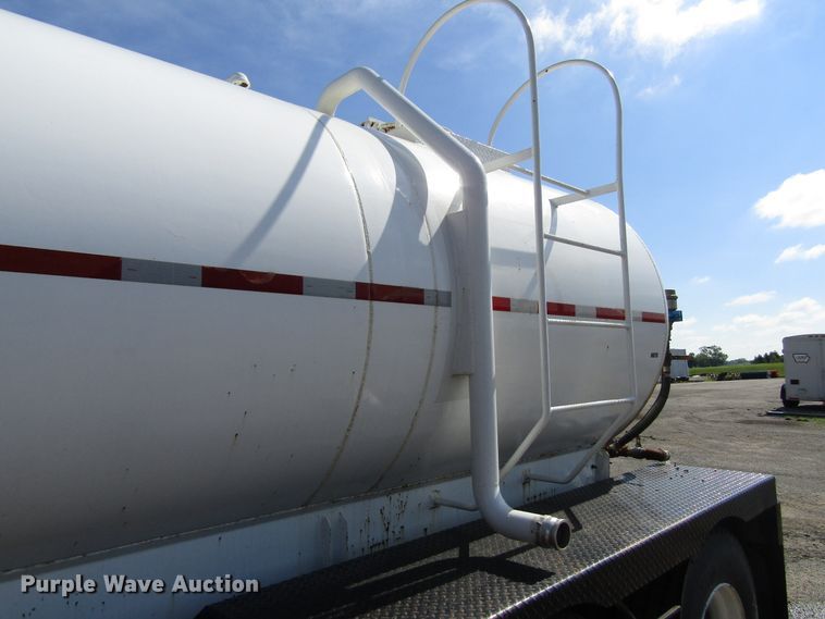 image for item EU9687 1991 Mack CH613 tank truck