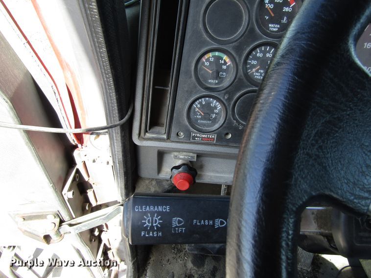 image for item EU9687 1991 Mack CH613 tank truck