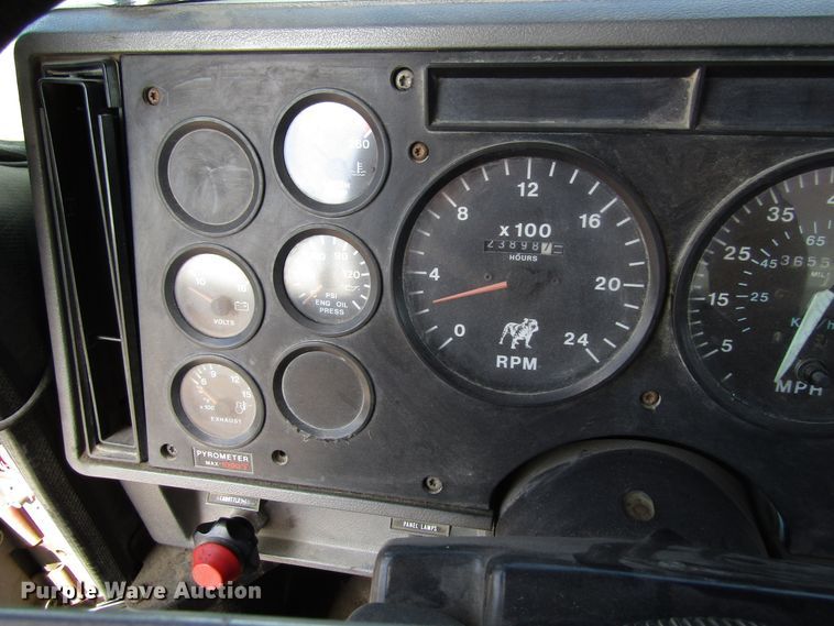 image for item EU9687 1991 Mack CH613 tank truck