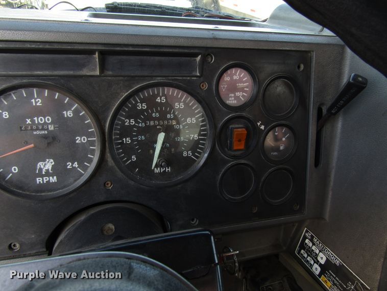 image for item EU9687 1991 Mack CH613 tank truck