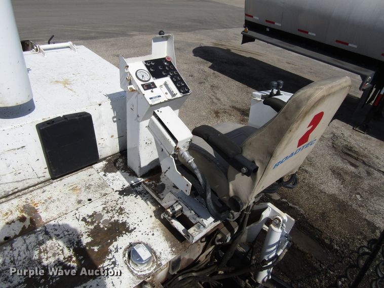 image for item EU9688 2011 Roadtec RP195 paver