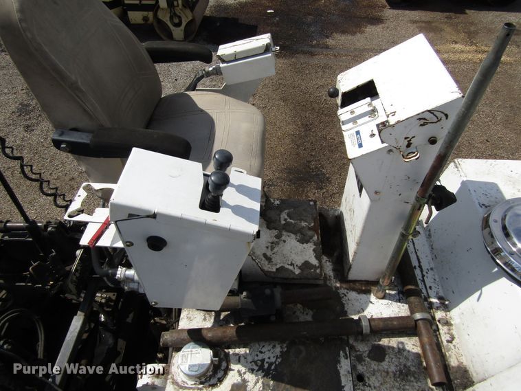 image for item EU9688 2011 Roadtec RP195 paver