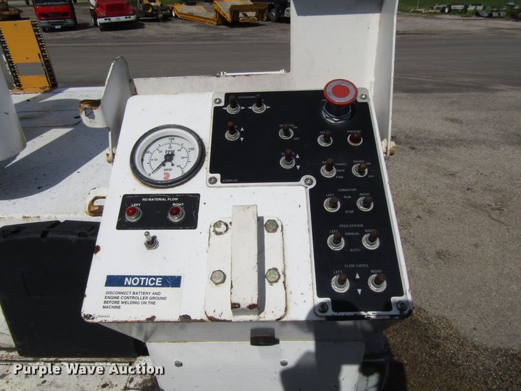 image for item EU9688 2011 Roadtec RP195 paver