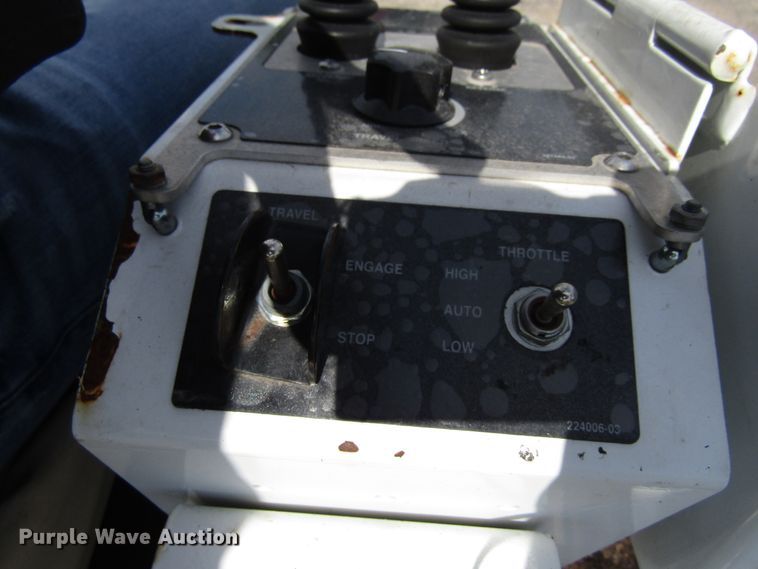 image for item EU9688 2011 Roadtec RP195 paver