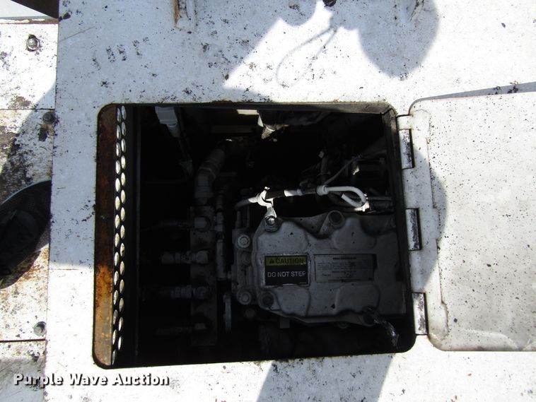 image for item EU9688 2011 Roadtec RP195 paver