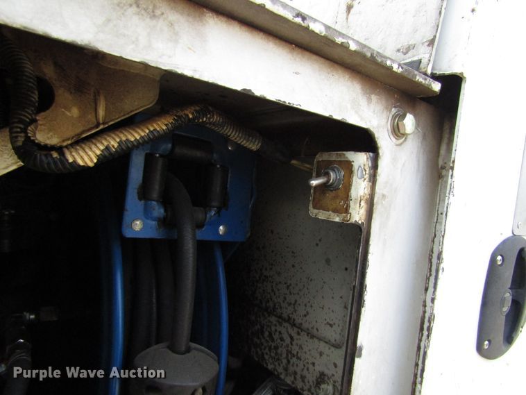 image for item EU9688 2011 Roadtec RP195 paver