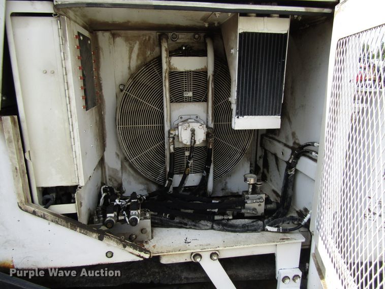 image for item EU9688 2011 Roadtec RP195 paver